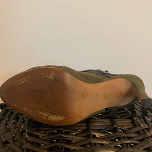 Jessica Simpson Shoes - Women’s Jessica Simpson dark green heels Jessica Simpson Shoes - Women’s Jessica Simpson dark green heels